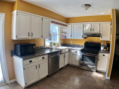 1002 Oakcrest Dr, Rantoul, IL 61866 photo 2