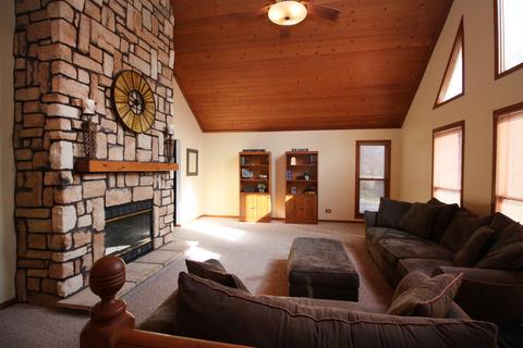 9 N040 Lilly St, Elgin, IL 60124 photo 5