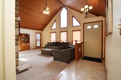 9 N040 Lilly St, Elgin, IL 60124 photo 4