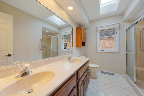 1731 Carlson Ln, Wheaton, IL 60187 photo 9