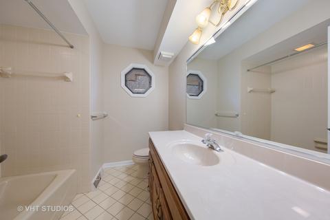 1731 Carlson Ln, Wheaton, IL 60187 photo 12