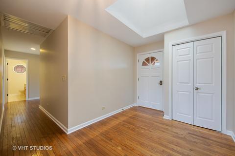 1731 Carlson Ln, Wheaton, IL 60187 photo 2
