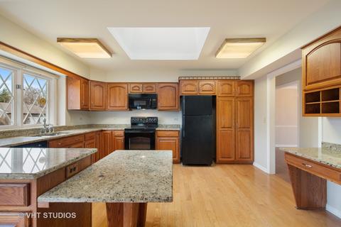 1731 Carlson Ln, Wheaton, IL 60187 photo 4
