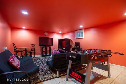8818 Dee Rd, Des Plaines, IL 60016 photo 9