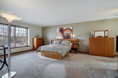 2464 Hampton Ln, Northbrook, IL 60062 photo 3
