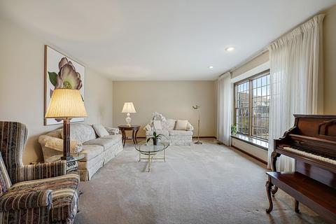 2464 Hampton Ln, Northbrook, IL 60062 photo 5