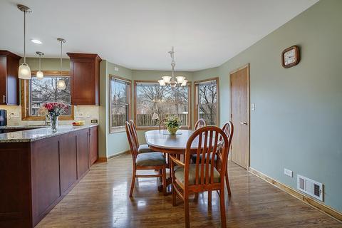 2464 Hampton Ln, Northbrook, IL 60062 photo 4
