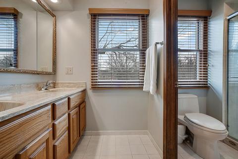2464 Hampton Ln, Northbrook, IL 60062 photo 17