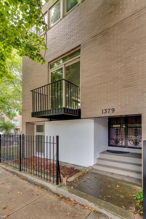 1379 E 55th Pl, Chicago, IL 60637 photo 2