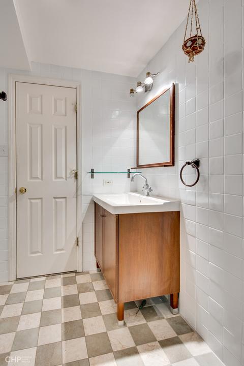1379 E 55th Pl, Chicago, IL 60637 photo 28