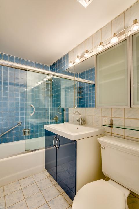 1379 E 55th Pl, Chicago, IL 60637 photo 16