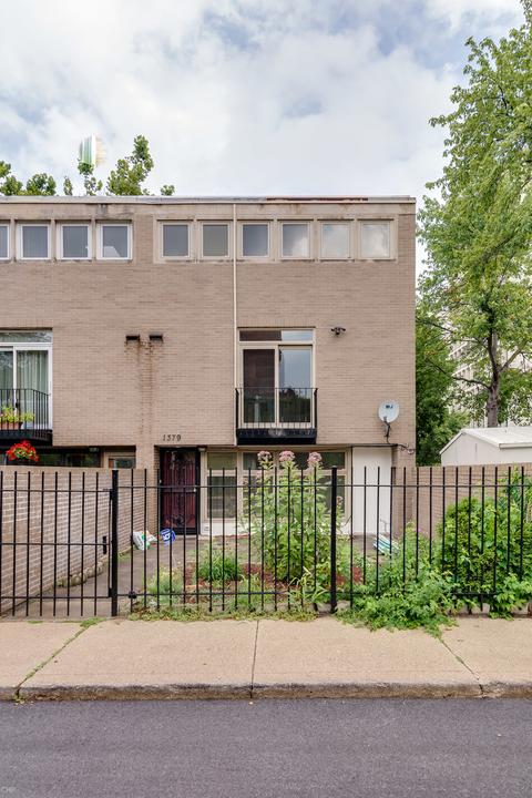1379 E 55th Pl, Chicago, IL 60637 photo 3