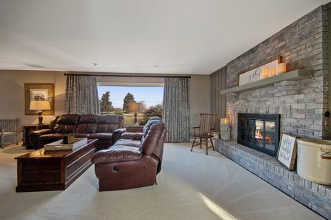 2996 Wolf Rd, Oswego, IL 60543 photo 8