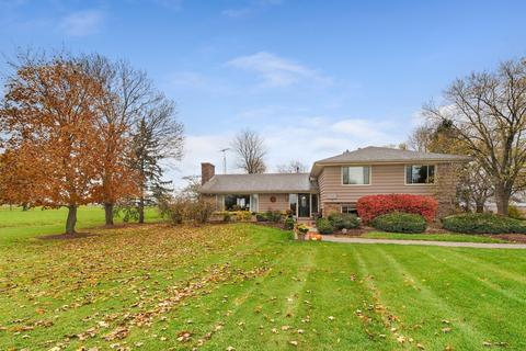 2996 Wolf Rd, Oswego, IL 60543 photo 1