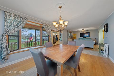 2316 Bluebird Ln, Rolling Meadows, IL 60008 photo 4