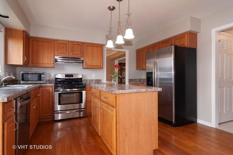 808 Sharp Ct, Elburn, IL 60119 photo 5