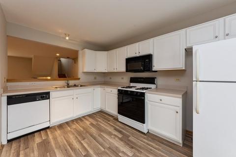 786 River Walk Dr, Wheeling, IL 60090 photo 6