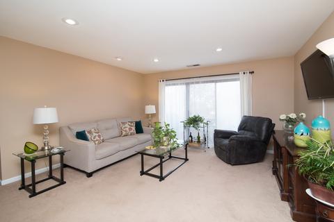 1134 Hawthorne Ct #A2, Wheeling, IL 60090 photo 2