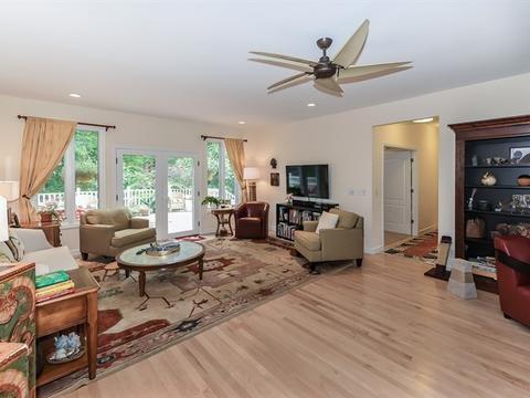 112 Fox St, Cary, IL 60013 photo 3