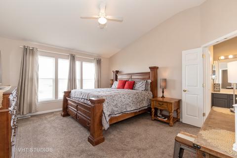 1043 Spinnaker St, Elgin, IL 60123 photo 8