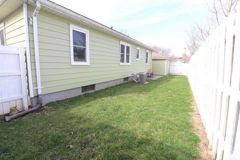 815 E Adams St, Clinton, IL 61727 photo 17