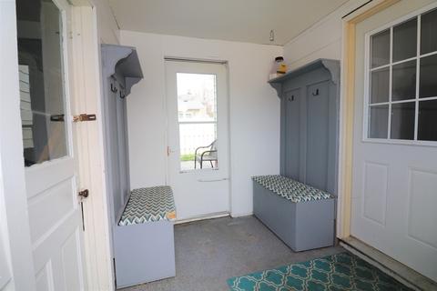 815 E Adams St, Clinton, IL 61727 photo 3