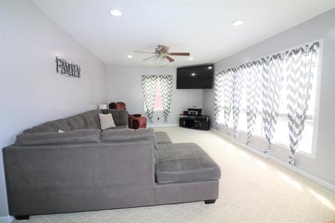 815 E Adams St, Clinton, IL 61727 photo 8
