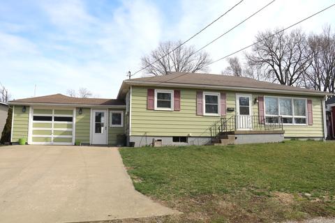 815 E Adams St, Clinton, IL 61727 photo 1