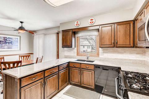 1443 Sheffield Dr, Elgin, IL 60123 photo 11