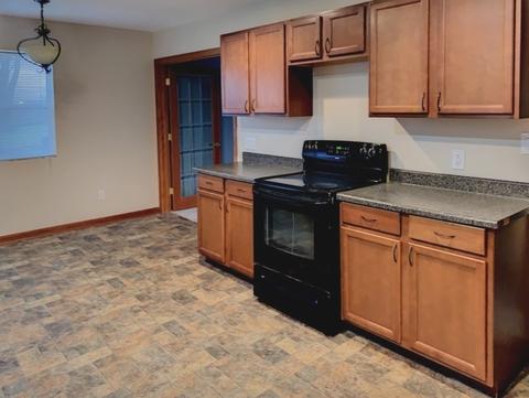 1033 Vaughn Dr, Kankakee, IL 60901 photo 4