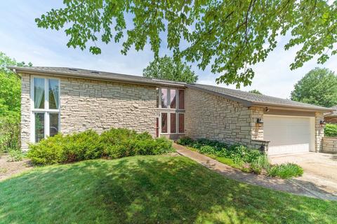 8449 Canterberry Dr, Burr Ridge, IL 60527 photo 1