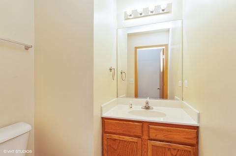 345 Bakers Ct, Lakemoor, IL 60051 photo 8