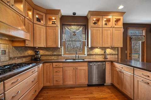 5390 Mallard Ln, Hoffman Estates, IL 60192 photo 8