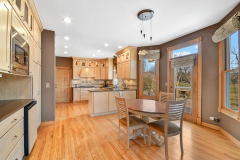 5390 Mallard Ln, Hoffman Estates, IL 60192 photo 11