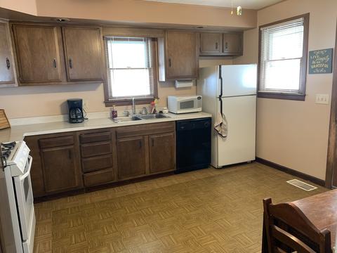519 W 3rd St, Byron, IL 61010 photo 5