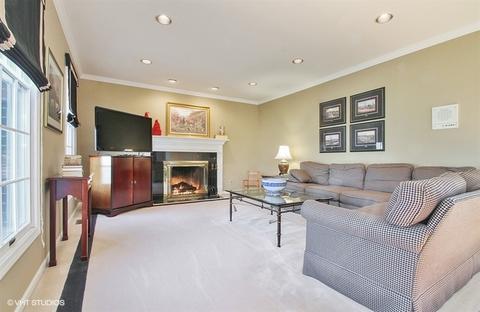 630 Bending Ct, Des Plaines, IL 60016 photo 6