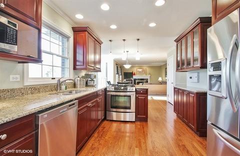 630 Bending Ct, Des Plaines, IL 60016 photo 3