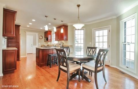 630 Bending Ct, Des Plaines, IL 60016 photo 4