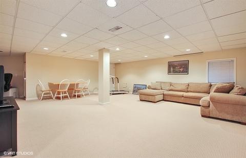 630 Bending Ct, Des Plaines, IL 60016 photo 19