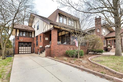 5 Clinton Pl, Normal, IL 61761 photo 2