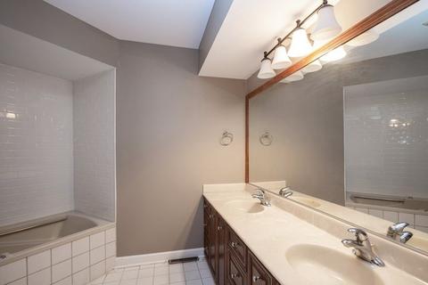 1630 Pebble Beach Dr, Hoffman Estates, IL 60169 photo 10