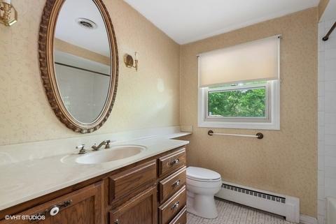 1710 Silverpine Dr, Northbrook, IL 60062 photo 9