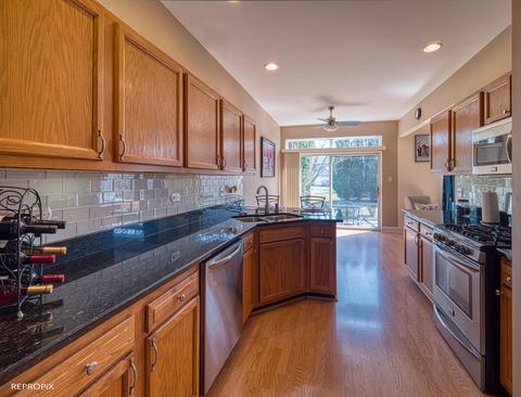 2127 W Adobe Dr, Addison, IL 60101 photo 4