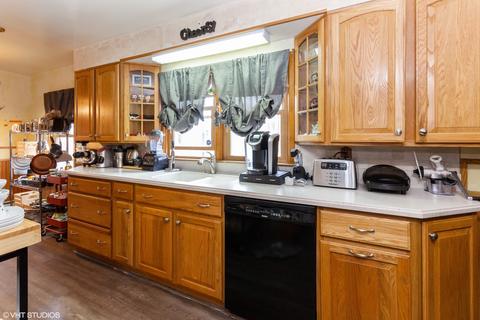 6 E Taylor St, Newark, IL 60541 photo 3