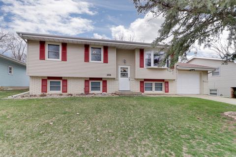 1826 Hoover Dr, Normal, IL 61761 photo 2
