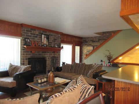 905 Kenneth Cir, Elgin, IL 60120 photo 5