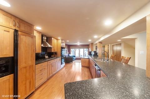 928 Valley Stream Dr, Wheeling, IL 60090 photo 4