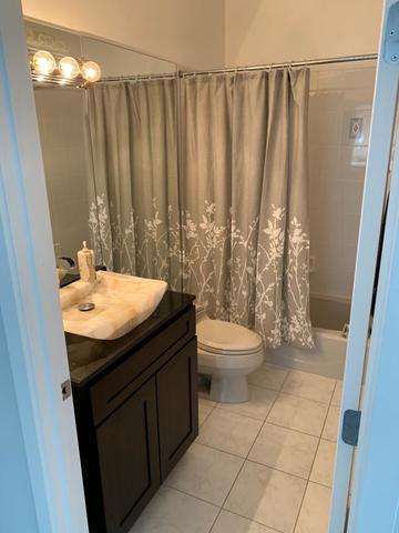 6250 Squire Ln, Willowbrook, IL 60527 photo 9