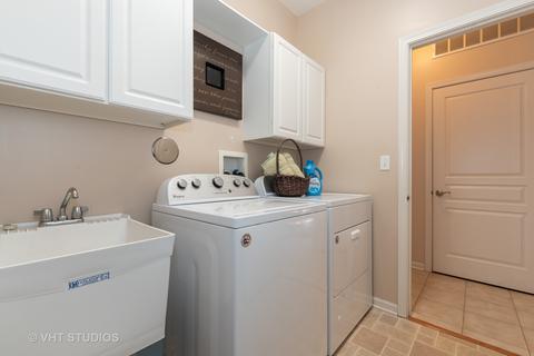 2461 Rolling Rdg, Elgin, IL 60124 photo 10