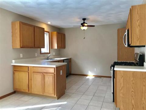 820 Applemint Ln, Roscoe, IL 61073 photo 7